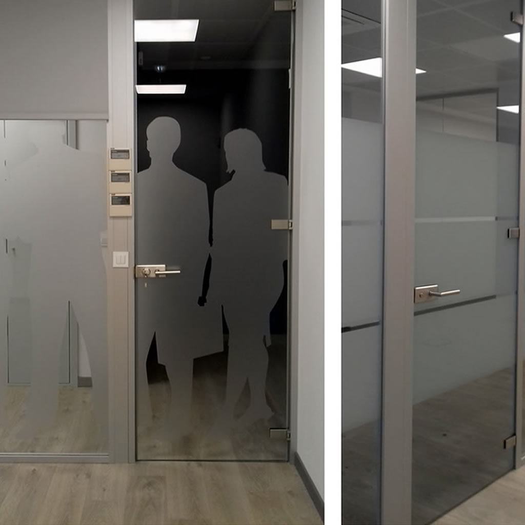 Divis�ria One com Perfil T�cnico  - Portas, e  vidros listados